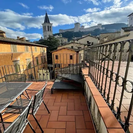 Duomo Apt With Spectacular Terrace, Sleeps 6 No001 Apartment Spoleto
