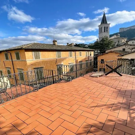 Apartment Duomo Apt With Spectacular Terrace, Sleeps 6 No001 Spoleto