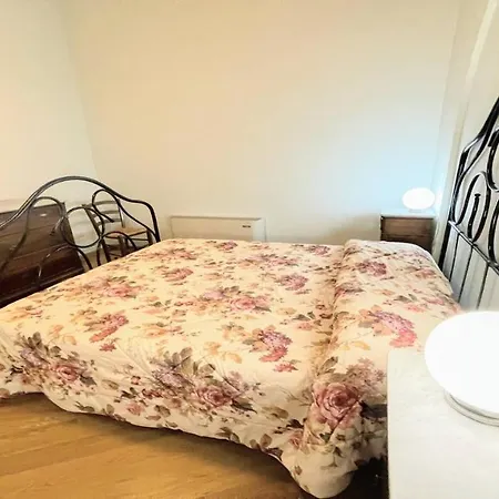 Duomo Apt With Spectacular Terrace, Sleeps 6 No001 Apartment *