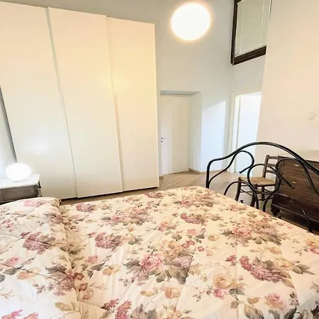 Duomo Apt With Spectacular Terrace, Sleeps 6 No001 *