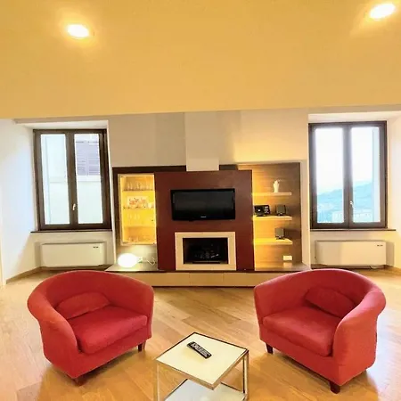 Apartment Duomo Apt With Spectacular Terrace, Sleeps 6 No001