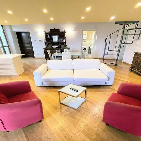 Duomo Apt With Spectacular Terrace, Sleeps 6 No001 Apartment *