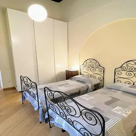 Duomo Apt With Spectacular Terrace, Sleeps 6 No001 Apartment Spoleto
