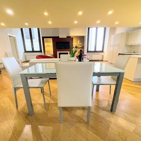 Apartment Duomo Apt With Spectacular Terrace, Sleeps 6 No001 Spoleto