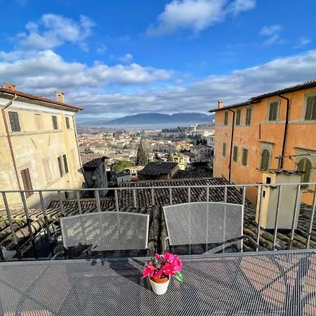 Duomo Apt With Spectacular Terrace, Sleeps 6 No001 Apartment Spoleto
