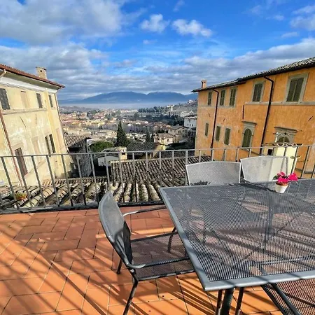 Duomo Apt With Spectacular Terrace, Sleeps 6 No001 Apartment Spoleto