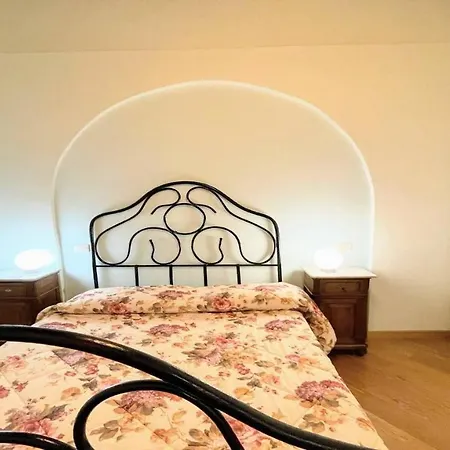 Duomo Apt With Spectacular Terrace, Sleeps 6 No001 * Spoleto