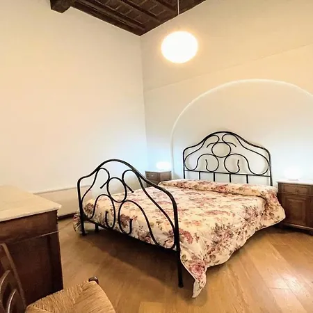 Duomo Apt With Spectacular Terrace, Sleeps 6 No001 Apartment Spoleto