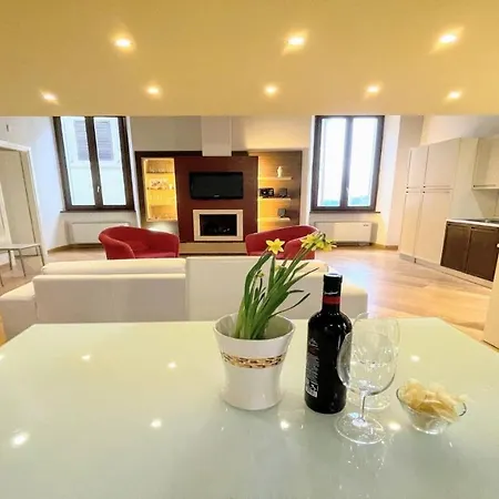 Duomo Apt With Spectacular Terrace, Sleeps 6 No001 Apartment