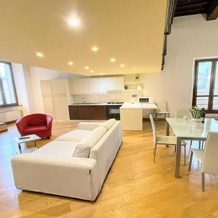 Apartment Duomo Apt With Spectacular Terrace, Sleeps 6 No001 Spoleto