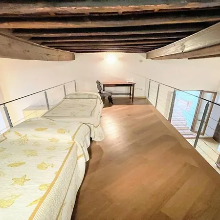 Duomo Apt With Spectacular Terrace, Sleeps 6 No001 * Spoleto