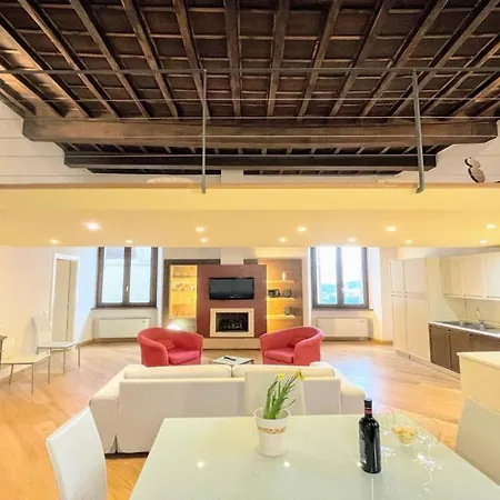 Apartment Duomo Apt With Spectacular Terrace, Sleeps 6 No001 *