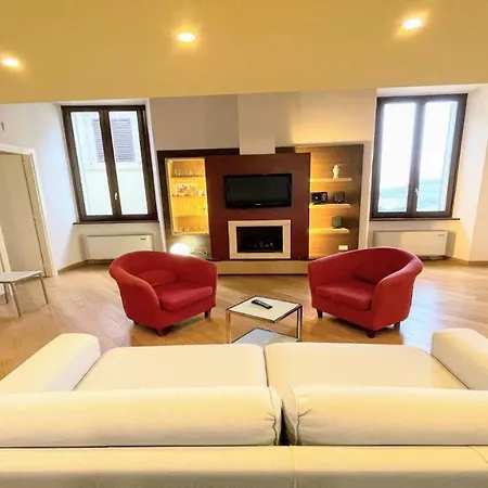 Apartment Duomo Apt With Spectacular Terrace, Sleeps 6 No001 *