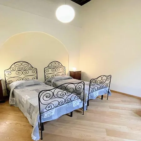 Duomo Apt With Spectacular Terrace, Sleeps 6 No001 Apartment Spoleto