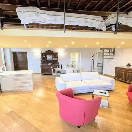 Duomo Apt With Spectacular Terrace, Sleeps 6 No001 Apartment