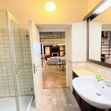 Apartment Duomo Apt With Spectacular Terrace, Sleeps 6 No001