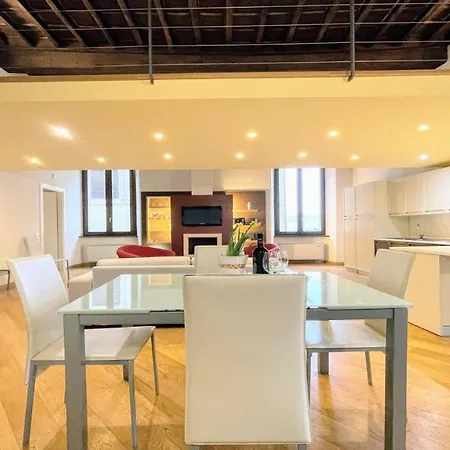 Duomo Apt With Spectacular Terrace, Sleeps 6 No001 * Spoleto