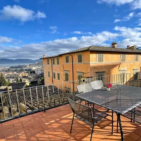 Duomo Apt With Spectacular Terrace, Sleeps 6 No001 Apartment Spoleto